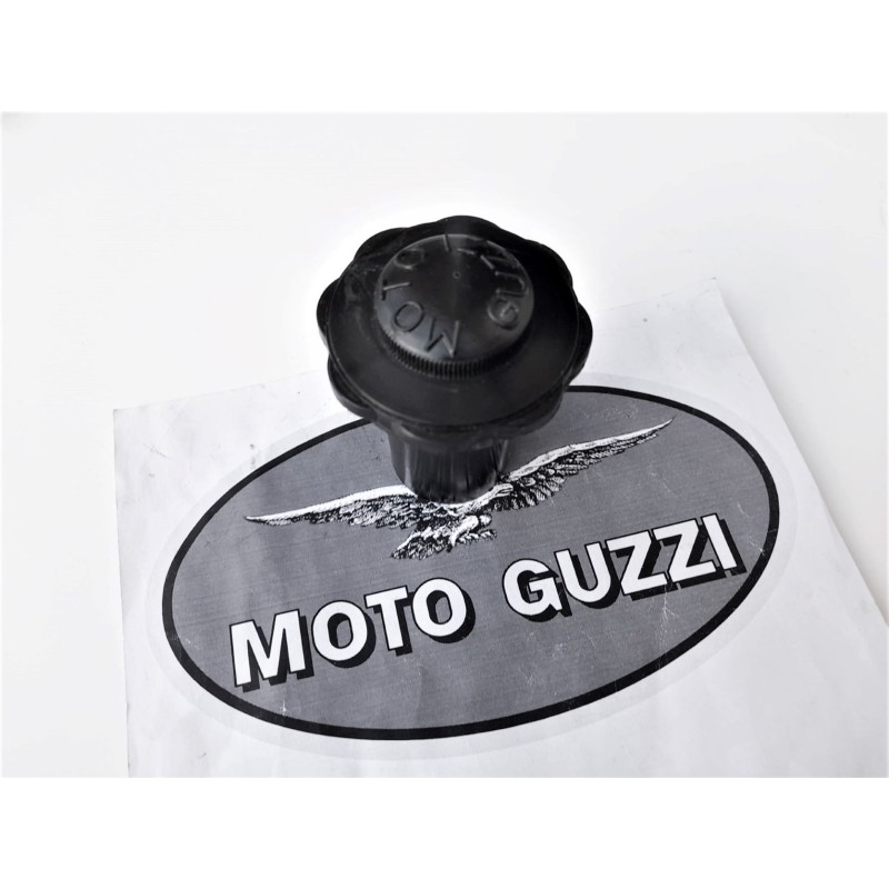 Tapon deposito combustible NUEVO Guzzi 49-65-73-98.