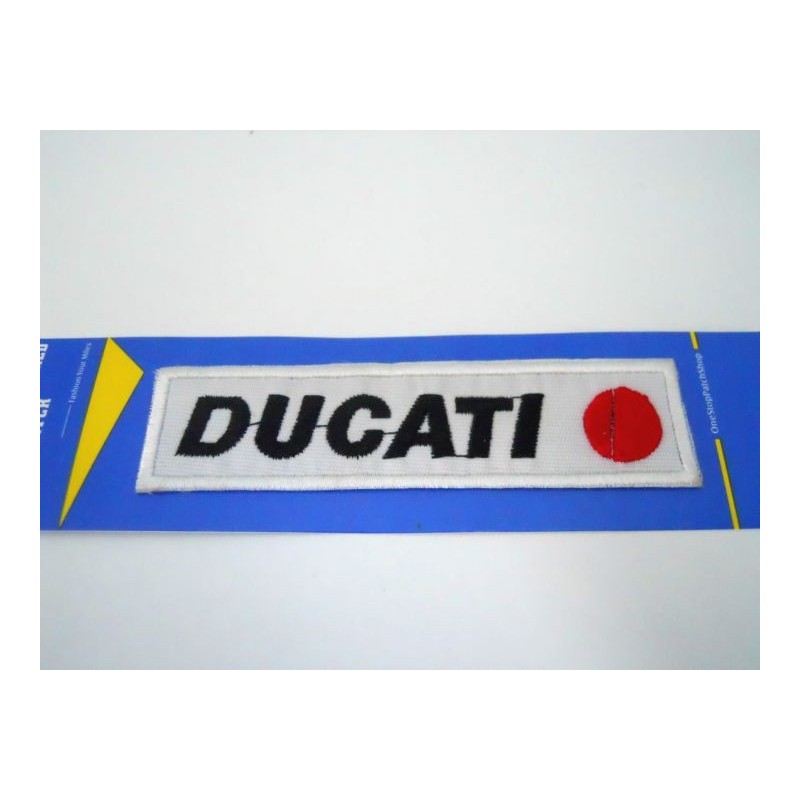 Parche bordado thermo-adhesivo Letras Ducati negras.