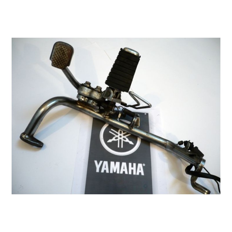 Pedal de freno y soporte USADO Yamaha Virago 535.