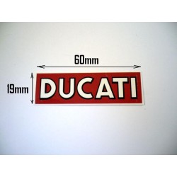 Adhesivo Ducati (logotipo en guardabarros trasero).