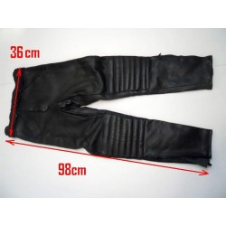 Pantalon Kayatsu piel color negro, talla equivalente 36-38.